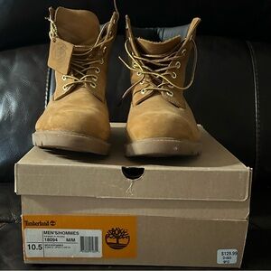 Men's 6-Inch Basic Boots in wheat size 10.5
Worn once pet free smoke free home